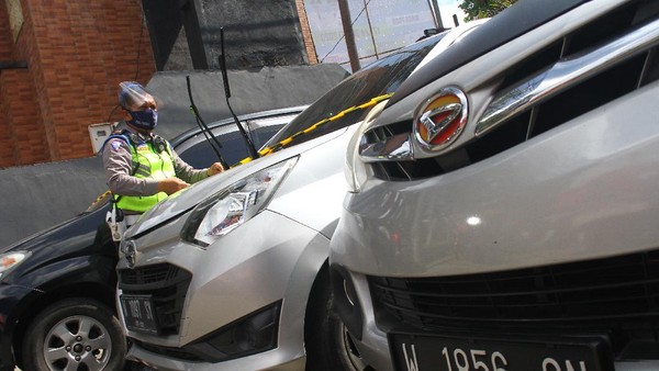 Bawa Pemudik, Polisi Amankan Mobil Travel Ilegal