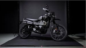 Triumph Scrambler 1200 Edisi James Bond