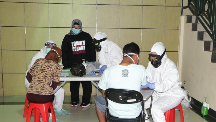 Rapid test acak di toserba Sragen