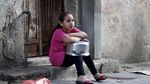 Berbagi Bubur Gandum untuk Warga Miskin Gaza