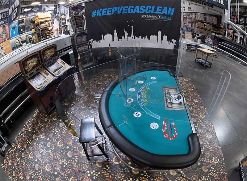 'New Normal' adalah kegiatan yang berubah di tengah masyarakat akibat peristiwa pandemi COVID-19. Ini dia penampakannya di Amerika Serikat.