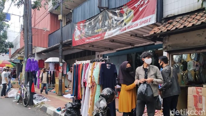 Toko pakaian dan pedagang musiman boleh berjualan di Cimahi selama PSBB