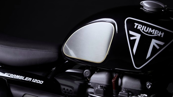 Triumph Scrambler ala James Bond