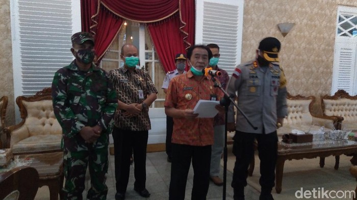 Bupati Banjarnegara Budhi Sarwono mengumumkan update kasus Corona di wilayahnya, Jumat (22/5/2020)