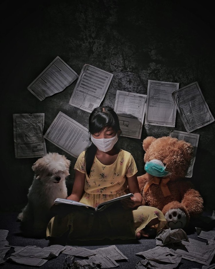 Kontes Foto Agora #StayHome menginspirasi fotografer agar tetap kreatif dari rumah dan mendokumentasikan situasi yang belum pernah terjadi sebelumnya.