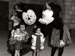 Potret Jadul Mickey Mouse yang Menyeramkan