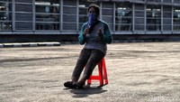 Menurut keterangan warga, akibat pandemi COVID-19, membuat kerugian yang cukup besar bagi yang berbisnis di dalam kawasan Terminal bus itu.