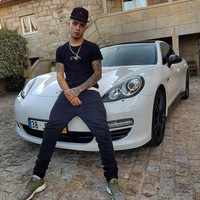 Inilah potret gaya hidup mewah Mota yang sebenarnya tidak sekaya itu. Mota sendiri masih tinggal bersama dengan orangtuanya.  Foto: Instagram @officialmotajr