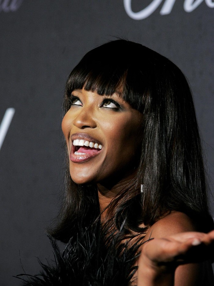 370938_02: Supermodel Naomi Cambell presents her new signature fragrance and body care collection, June 14, 2000 at SEPHORA in New York City. (Photo by George De Sota/Liaison)