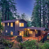 Menurut website jual beli rumah, Zillow, rumah ini dibanderol dengan harga sekitar Rp 14,8 miliar. Rumah keluarga ini memiliki luas sekitar 173 meter persegi dengan 5 kamar tidur dan 3 kamar mandi. Foto: dok. Zillow