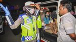 Ratusan Calon Pemudik Terjaring Penyekatan di Tol Cikarang Barat