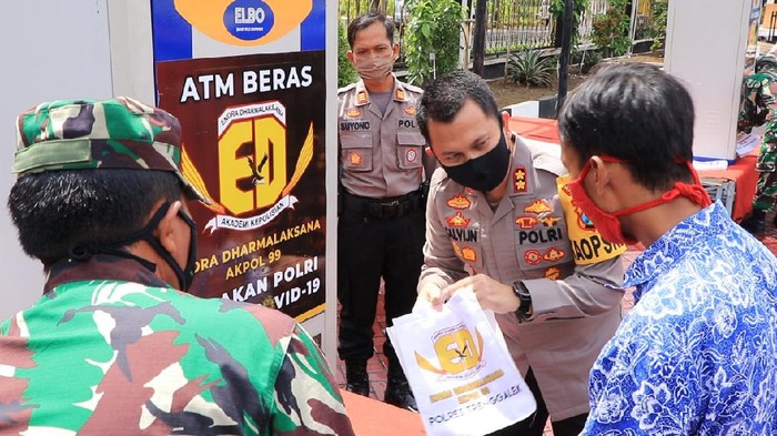 Dampak wabah Corona di Tanah Air begitu dirasakan masyarakat. Alumni Endra Dharmalaksana Akpol tahun 1999 secara khusus menggelar gerakan Polri Peduli COVID-19.