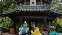 Bangunan peninggalan Islam UNESCO dan objek wisata itu memiliki luas 13 ribu m2 dengan bangunan utama seluas 6 ribu m2. Yang menarik, masjid ini juga memiliki tampilan seperti kelenteng dengan beberapa pagoda sebagai menara masjid (Facebook)
