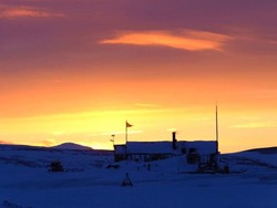 Film Sore Benar, Kutub Utara Memang Tak Punya Zona Waktu