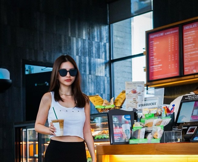 Belakangan diketahui bahwa Aska hanya menikah siri dengan Aliff. Bahkan hal yang lebih menghebohkan terungkap bahwa alasan Aska mau nikah siri dengan Aliff karena telah hamil lebih dulu.  Foto: instagram @askaongi