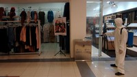 Penyemprotan oleh Dinas Kesehatan Kota Tegal di sejumlah mall dan tempat keramaian tersebut dilakukan jelang relaksasi PSBB Kota Tegal.