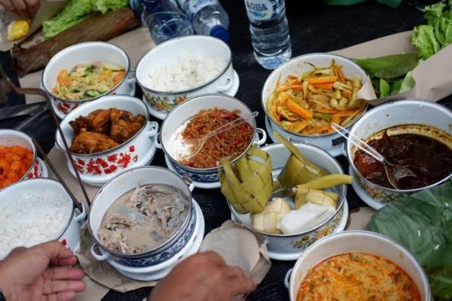 Tradisi Antar Rantang Lebaran Sudah Dilakukan Turun Temurun