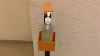 Penyediaan Hand Sanitizer juga merupakan hal yang sangat penting harus ada di berbagai tempat. Istimewa/Dok.Boredpanda/whitepinecircle.