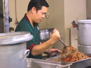 Mengintip Sibuknya Dapur Kapal Laut, Setiap Hari Sajikan Ratusan Porsi Makanan