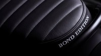 Dipastikan motor keren ala agen rahasia Inggris akan resmi diperkenalkan dan dijual saat film terbaru James Bond rilis. Foto: Pool (autoblog)