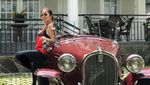 Sisi Lain Tante Erni: Montir Cantik di Balik Kemudi