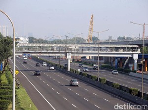 Tol Japek Km 42 Sempat Macet 11 Km, Kini Ramai Lancar