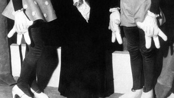 Dalam keterangannya, saat awal mula Mickey Mouse dilahirkan pada tahun 1920-an ia memiliki tampilan wajah yang menyeramkan. (Foto: sadanduseless)