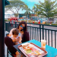 Aska Ongi meminta cerai pada Aliff Alli. Sebab, ia mengaku tak kuat terus mendapatkan perlakuan kasar dari suaminya tersebut. Pokoknya sembilan hari setelah menikah kan itu hamil empat bulan, jadi kayak dipukul setelah berantem itu aku minta cerai dia nggak mau, tutur Aska Ongi. Kekerasan tersebut rupanya sudah didapatkan Aska Ongi sejak berpacaran. Ia tak betah sampai akhirnya membuat laporan polisi karena telah diperlakukan kasar oleh Aliff.  Foto: instagram @askaongi