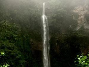 Lihat Curug Cimahi yang Menyegarkan Mata
