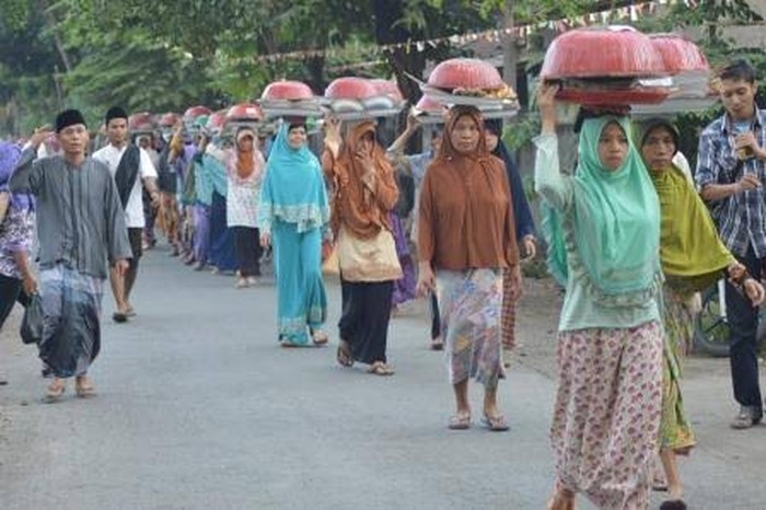 tradisi hantar makanan