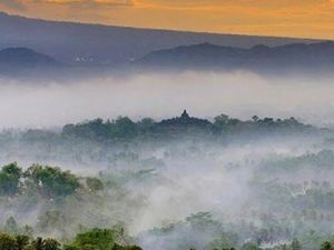 Perayaan Sedekah Bumi di Punthuk Setumbu