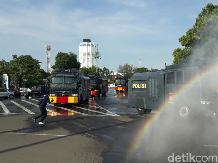 Kota Tegal disemprot disinfektan jelang berakhirnya PSBB, Jumat (22/5/2020).