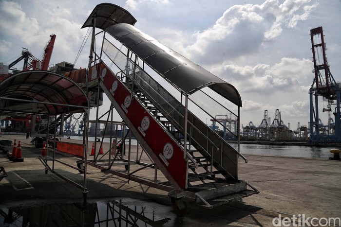 Potret Pelabuhan Tanjung Priok yang Sunyi Begini suasana di terminal penumpang Pelabuhan Tanjung Priok, Jakarta, Jumat (22/5). Memasuki H-2 Lebaran, kawasan Pelabuhan Tanjung Priok sepi dari pemudik.