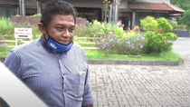 Kena PHK, Sopir Ini Mudik dari Jakarta ke Solo Jalan Kaki Kena PHK, Sopir Ini Mudik dari Jakarta ke Solo Jalan Kaki