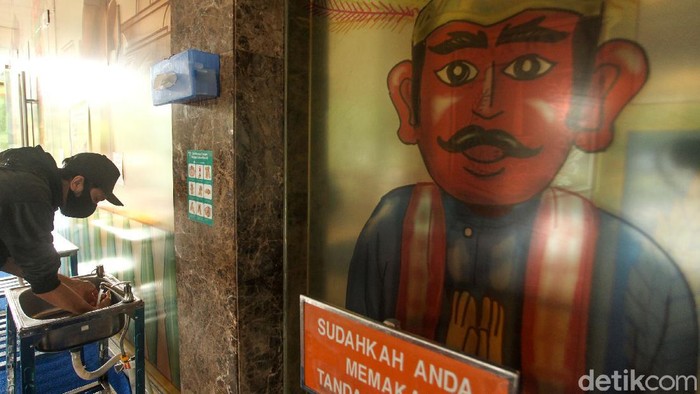 Pemerintah membatalkan cuti bersama di tanggal 22 Mei 2020. Itu artinya PNS dan pegawai BUMN pun tetap bekerja H-2 jelang lebaran.