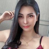 Aska Ongi menyedot atensi warganet karena mengaku mengalami kekerasan dalam rumah tangga (KDRT) yang dilakukan mantan suaminya Aliff Alli. Keduanya bercerai pada 11 November 2019 lalu saat usia pernikahannya masih seumur jagung.  Foto: instagram @askaongi