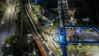Menjelang Hari Raya Idul Fitri 1441 H, arus penyeberangan penumpang di Pelabuhan Merak mengalami penurunan penumpang hingga 98,3 persen jika dibandingkan periode yang sama pada tahun lalu dikarenakan adanya aturan larangan mudik dari pemerintah demi mencegah penyebaran pandemi COVID-19.