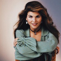 Dilaporkan People Magazine, Lori Loughlin mengaku tidak bersalah karena merasa tidak melakukan sesuatu yang salah. Wanita 54 tahun tersebut pun percaya diri tidak akan masuk penjara karena tak ada bukti konkrit. Lori juga mengatakan ia menyangka uang tersebut adalah bentuk amal. Foto: Instagram @oliviajade