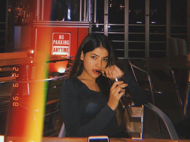 Kenalan dengan Sara Fajira, Pelantun Lagu Lathi yang Hobi Ngopi