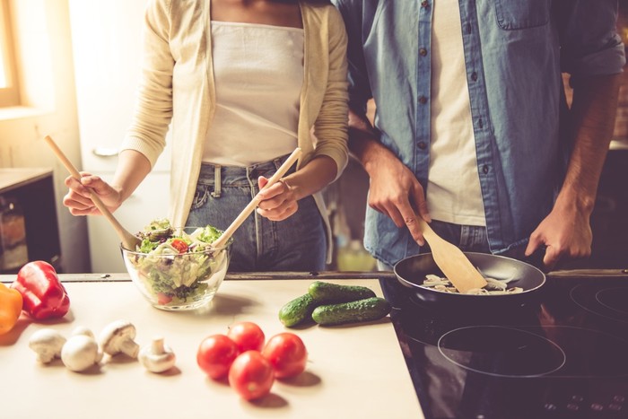 Masak bareng suami Masak bareng suami
