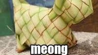 Ini super kreatif, biasanya ketupat berbentuk kotak, tapi ketupat yang satu ini bentuknya menyerupai kucing. Foto: Istimewa