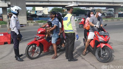 Check Point PSBB di Kalimalang Diperketat