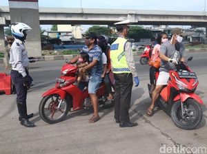 Check Point PSBB di Kalimalang Diperketat