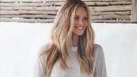 Supermodel Elle Macpherson Kanker Payudara, Tolak Kemo, Pilih Pengobatan Ini