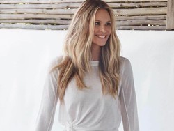 Supermodel Elle Macpherson Kanker Payudara, Tolak Kemo, Pilih Pengobatan Ini