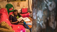 Terlepas dari tantangan lingkungan keras di Kibera ditambah pandemi Corona, anak-anak ini tetap bersemangat untuk bersekolah.