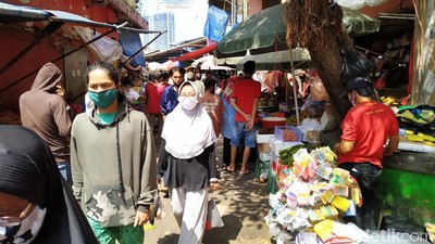 Potret Ramainya Pasar di Jakarta Sambut Lebaran di Tengah Corona