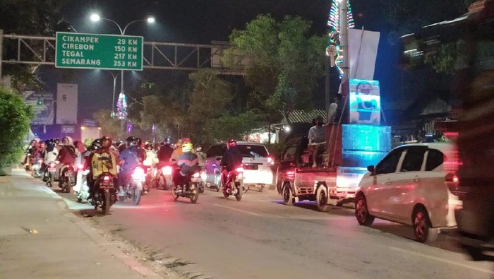 Penyekatan pemudik di perbatasan Bekasi-Karawang