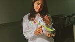 Kenalan dengan Sara Fajira, Pelantun Lagu Lathi yang Hobi Ngopi