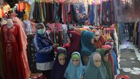 Hal ini memang menjadi tradisi jelang hari raya.